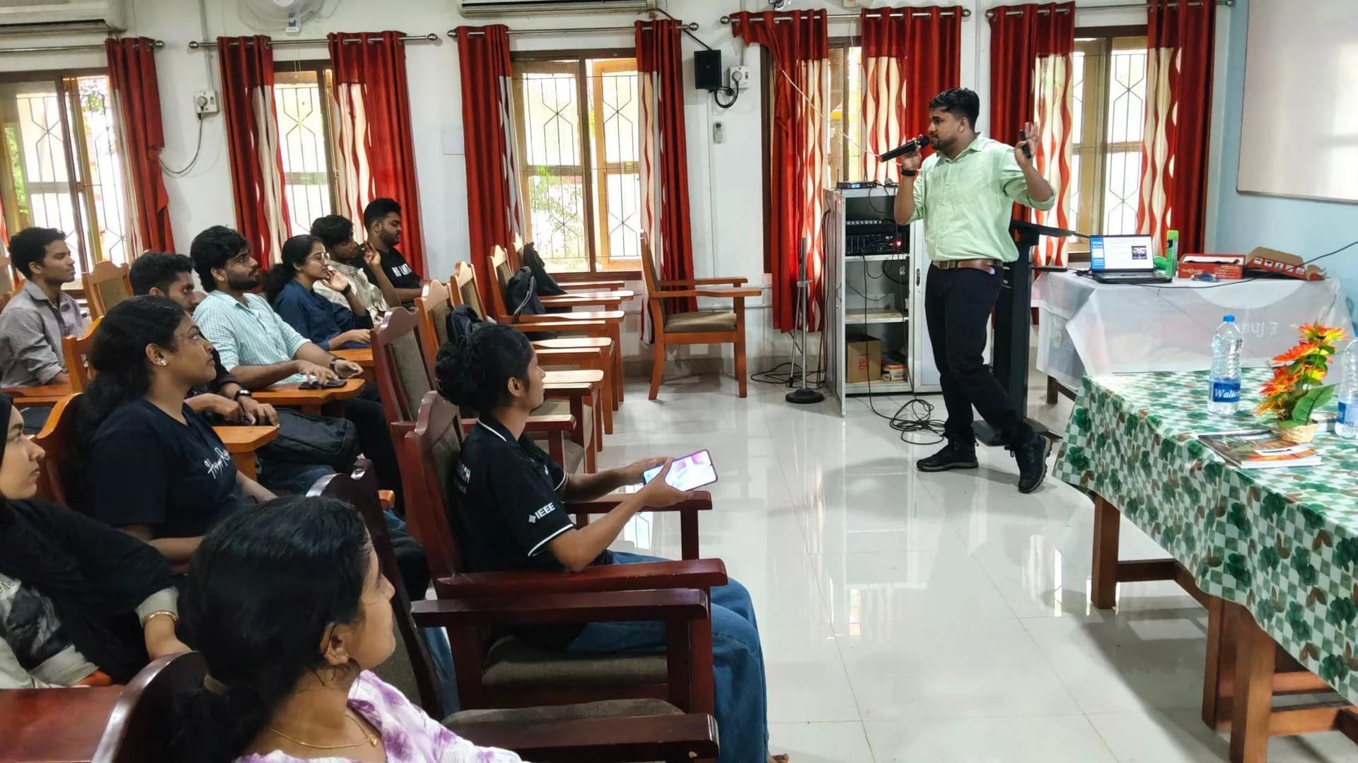 Vyasan J explaining Advanced Driver Assistance Systems to students at Government Engineering College Kannur