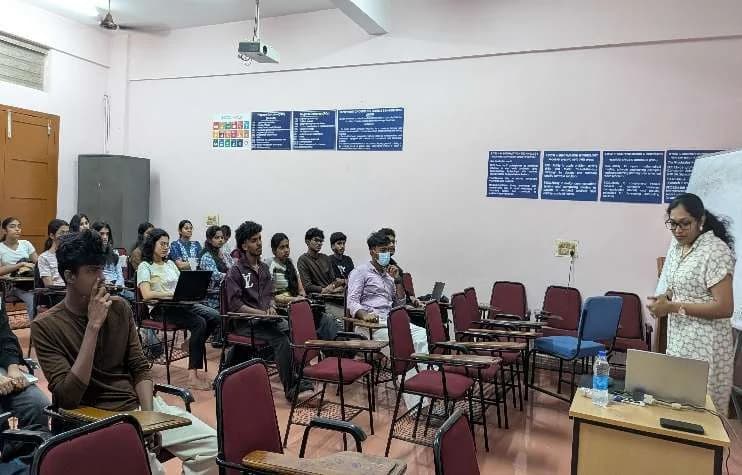 Chitra V. S. Nair leading the WiTech Agentic AI workshop with students at LBSITW